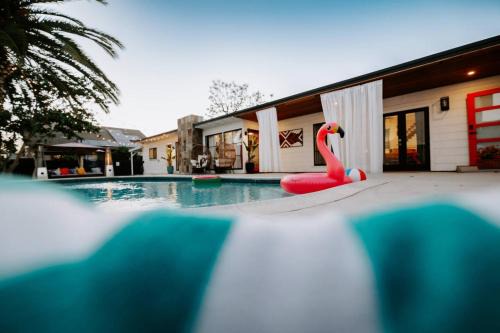 Central SD, Luxury Home and Casita, Pool, BBQ, Sleeps10