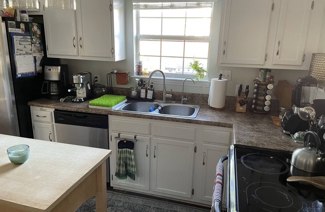 Centrally located family home 10 mins from the beach