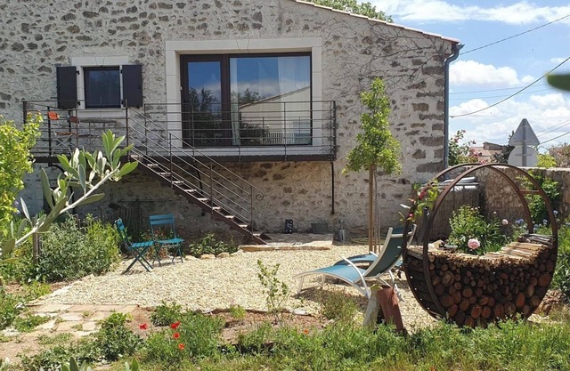 Château Les Poules - new bright modern and cosy loft