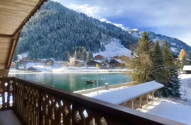 Châtel 370 m² 19 pers sauna + baby -football billiards