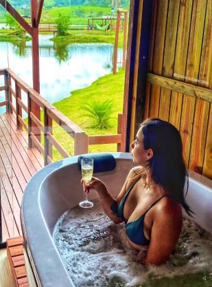Chalé Rústico com Hidromassagem e Piscina