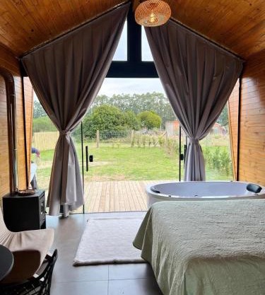 Chalé Tiny house com banheira e lareira