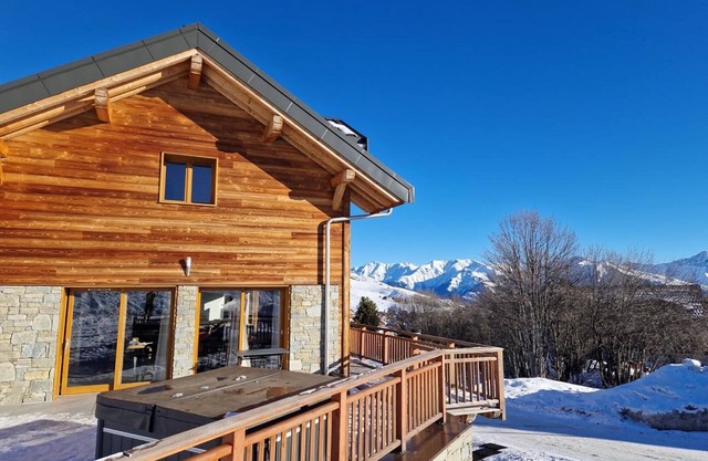 Chalet 'Salt Lake' with Mountain View, Private Terrace and Wi-Fi