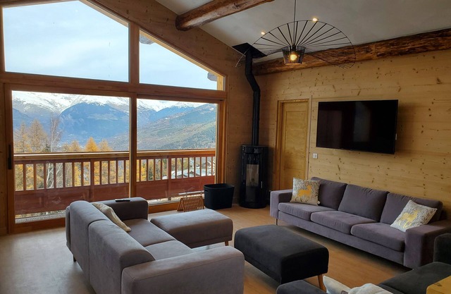 Chalet 4* Face Nord Cyrelia -La Plagne Les Coches- 15 people - Skis on feet