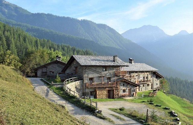 Chalet 'Civico 13' with Mountain View, Shared Garden and Wi-Fi
