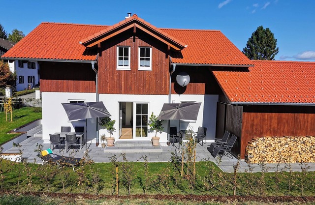 Chalet Fend - exclusive holiday home (detached with carport and garage)