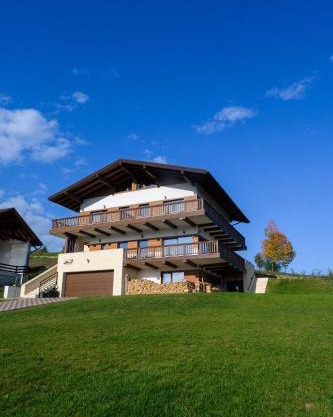 Chalet First Hill