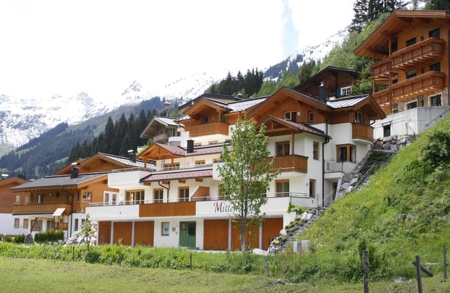 Chalet in Saalbach near Ski Lift