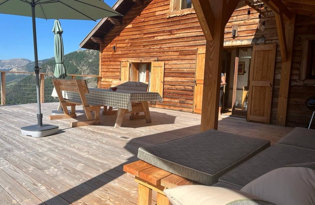Chalet in beautiful old hamlet at the start of the most beautiful hikes