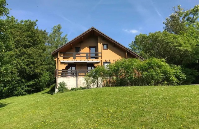 Chalet in Durbuy with Sauna & Nature Views