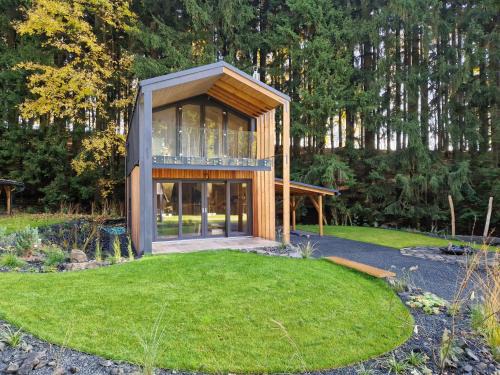 Chalet Luxe Timber Lodge & Relaxing Bath by Interhome