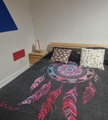 Chambre au 1er étage avec communs