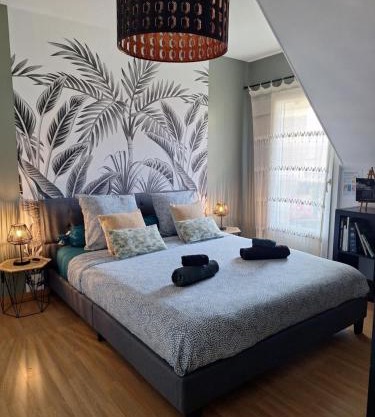 Chambre climatisée au cœur de brive avec téléviseur connecté wifi Netflix