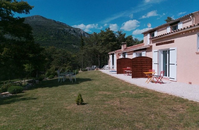 Chambre d'Hôtes at 1035m altitude - 30 min from the Verdon Gorges and lakes