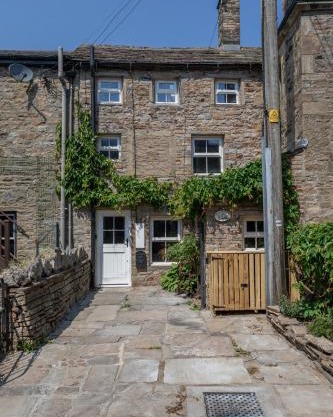 Chapel Cottage with Log Burner (Dog Friendly)