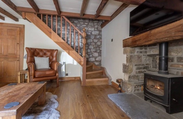 Chapel Cottage - with Log Burner