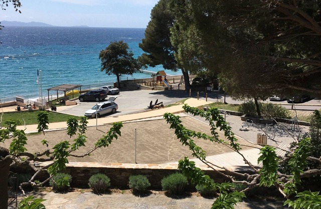 Characteristic villa with private pool 50 m from the beach