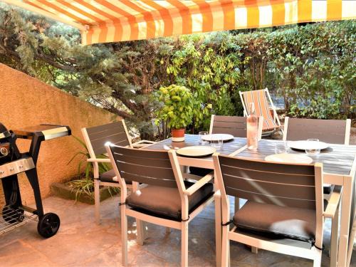 Charmant T2 Climatisé avec Jardin Privatif, Proche Mer - Cavalaire sur Mer - FR-1-226B-56