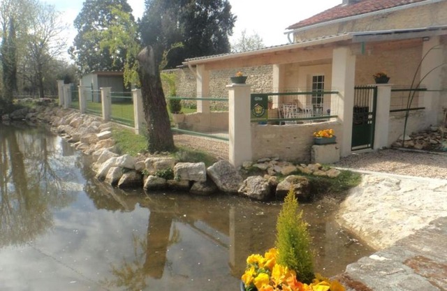 Charmante maison avec jardin privatif, proche des activités nature et des vignobles de Cognac - FR-1-653-221