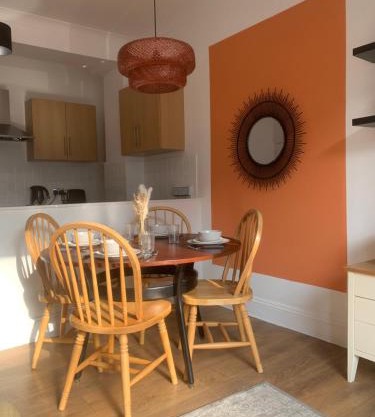 Charming 1-Bedroom Apartment in Westcliff, Close to Southend Beaches and Attractions