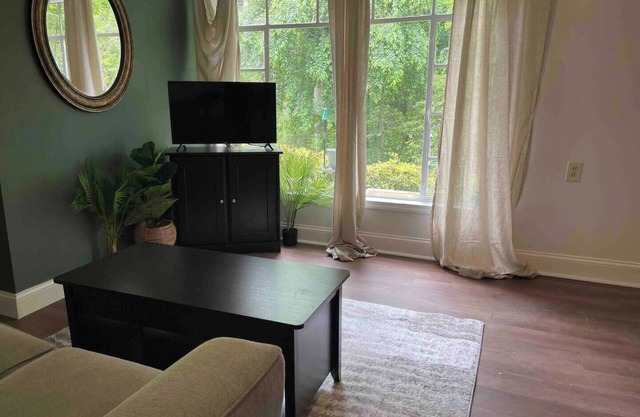 Charming 1-bedroom apartment in Lynchburg near LU and hospitals