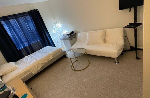 Charming 1-bedroom for female Guest in lovely Alexandria