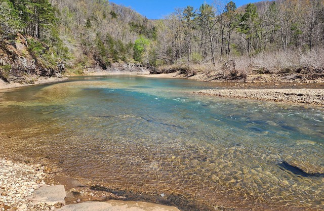 Charming 1-bedroom Tiny Home with WiFi and AC along White River