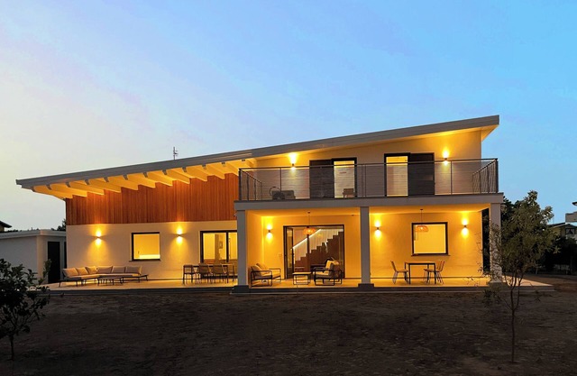 Charming 2-bedroom house in enchanting Marina di Davoli with WiFi, AC