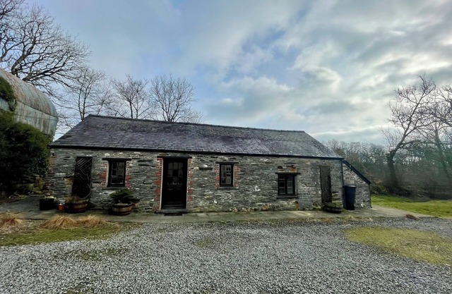 Charming 2 bed cottage in rural Wales, perfect for all the family.