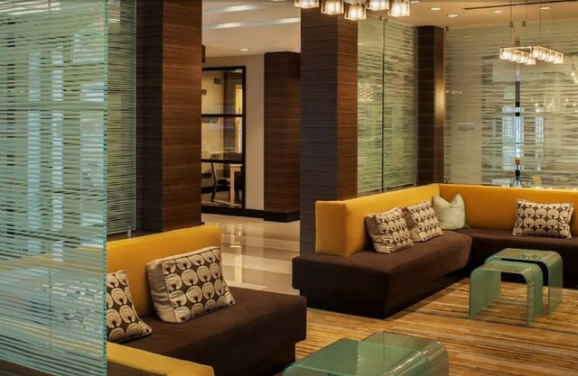 Charming 2-bedroom apartment with fitness room in Ballston area of VA DC area