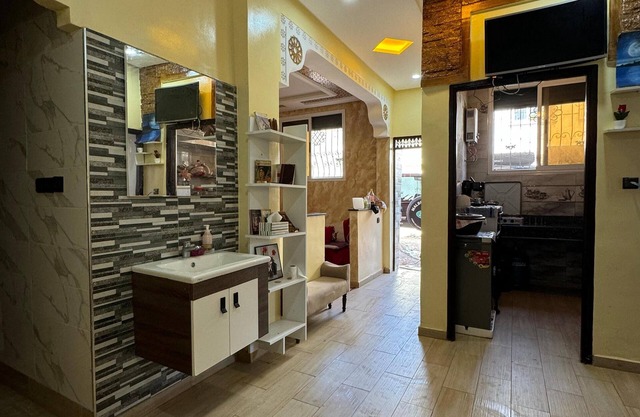 Charming 2-bedroom apartment with fitness room, WiFi in peaceful Anza