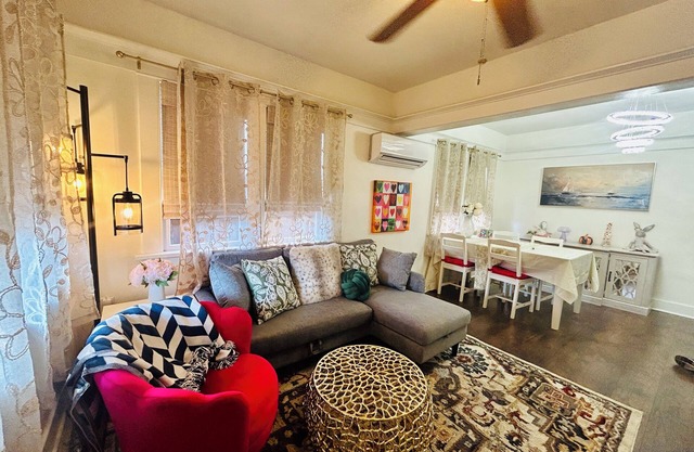 Charming 2-bedroom cottage Beach Nearby