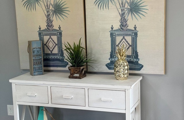 Charming 2-bedroom cottage in the heart of West Ocean City