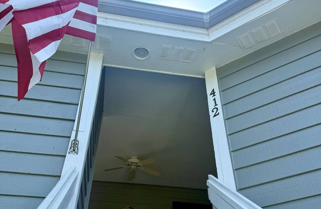 Charming 2-bedroom condo only 20 minutes from the famous Topsail Island