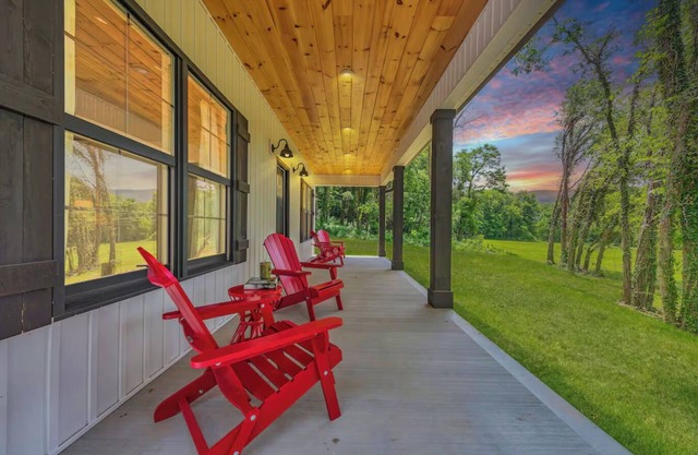 Charming 2-bedroom cottage with Hot tub, Fire Pit, WiFi, AC in Walland