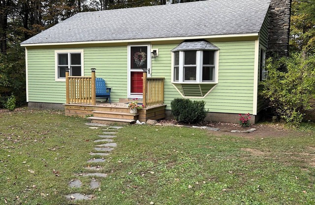Charming 2-bedroom house in beautiful countryside of Cummington, Ma