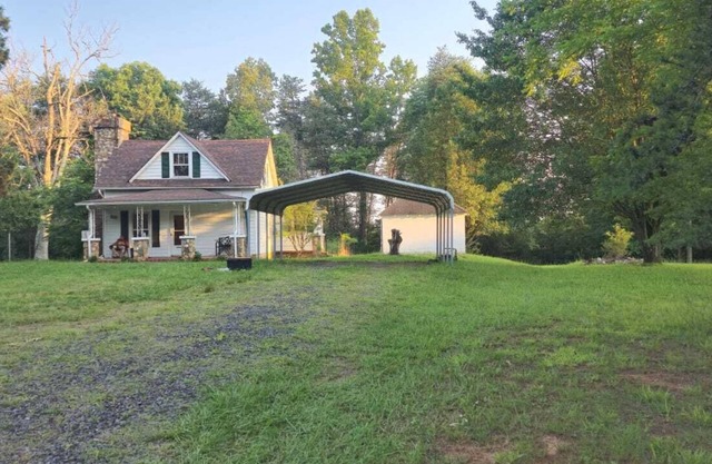 Charming 2-bedroom house with WiFi is a cozy place