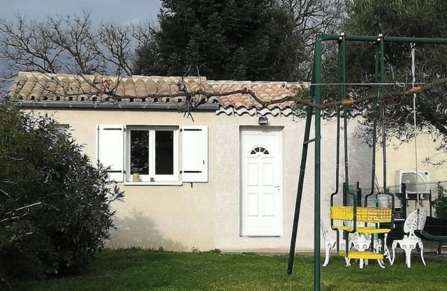 CHARMING 2 ROOM APARTMENT WITH ALL COMFORTS + AIR CONDITIONING