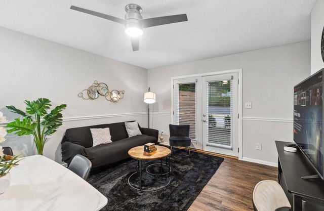 Charming 2BR Duplex 15 Min to BHM!