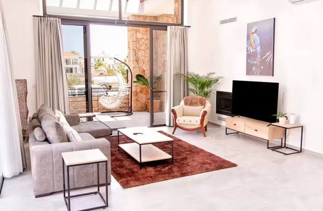 Charming 3-bedroom villa with fitness room and AC in Agios Nikolaos