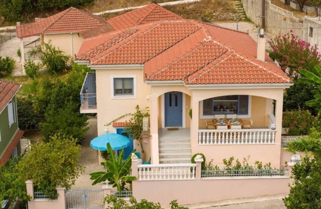 Charming 3-bedroom country house with AC, WiFi in beautiful Kefallonia