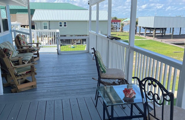 Charming 3-bedroom country house with WiFi, AC in Chauvin