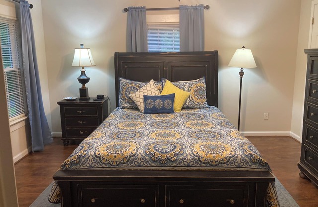 Charming 3-bedroom country cottage in beautiful Dacusville area