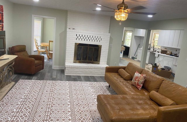 Charming 3-bedroom house in peaceful Stonecrest with WiFi, AC and pool