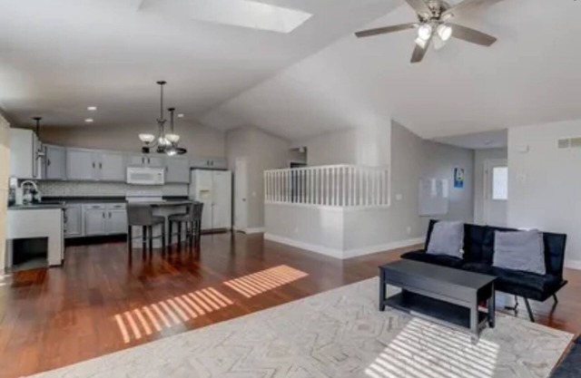 Charming 3-bedroom house with AC and WiFi in lovely Wentzville