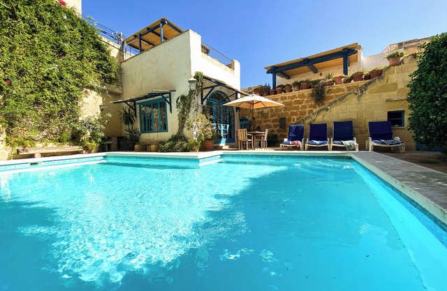 Charming, 300 year old traditional Farmhouse with private pool