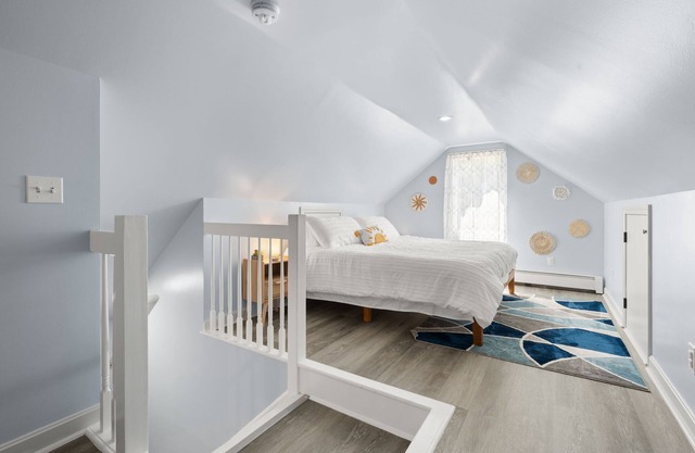 Charming 3BR Apt 1 Mile From Downtown Westerly. Short Drive to Mystic & Casinos.