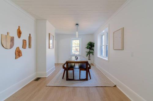 Charming 3BR Beach House with BBQ in Grand Bend