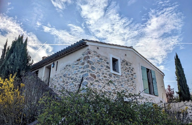 Charming 40m2 apartment in a Napoleonic Tuilière, ideal for couples.