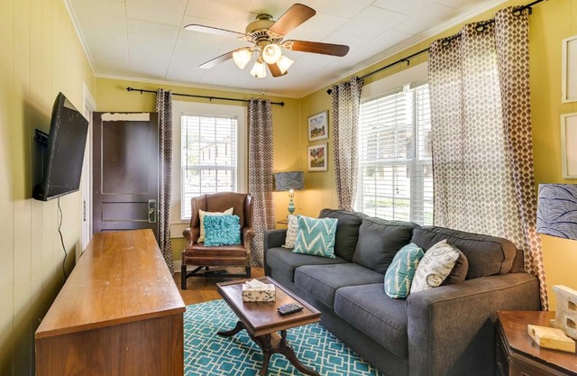 Charming Abode about 2 Mi to Mississippi State Campus!